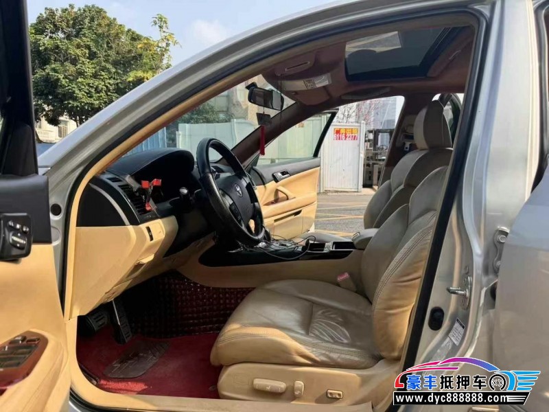 10年丰田锐志轿车抵押车出售