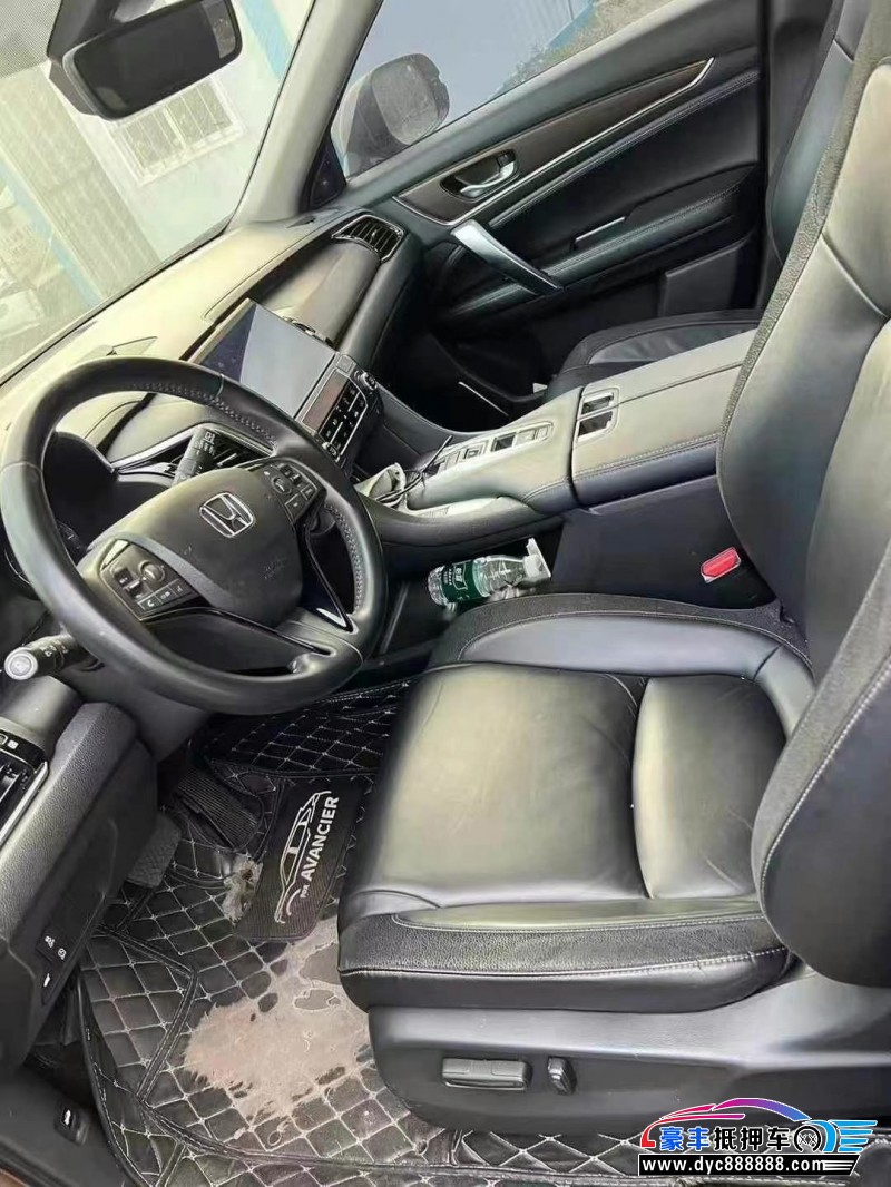 18年本田冠道轿车抵押车出售