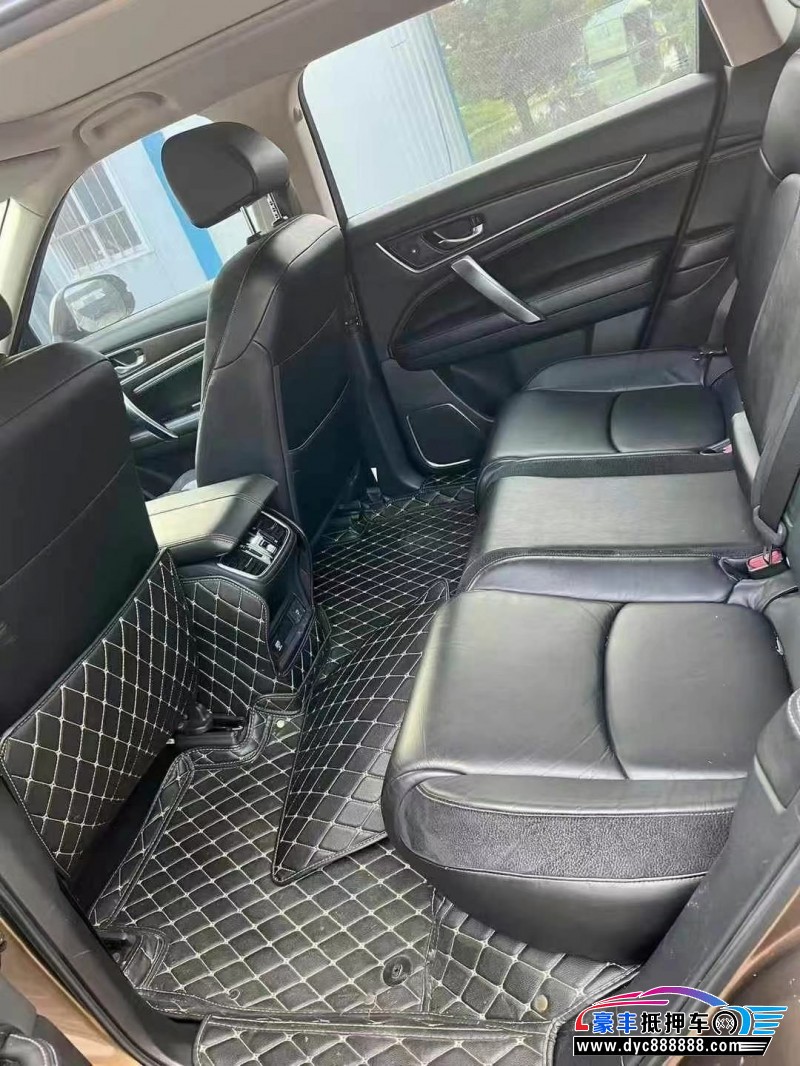 18年本田冠道轿车抵押车出售