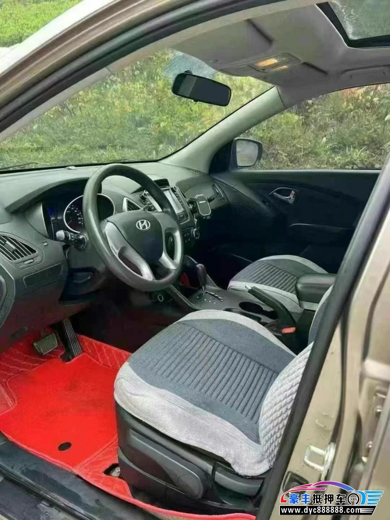 15年现代ix35轿车抵押车出售