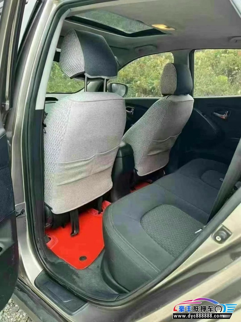 15年现代ix35轿车抵押车出售