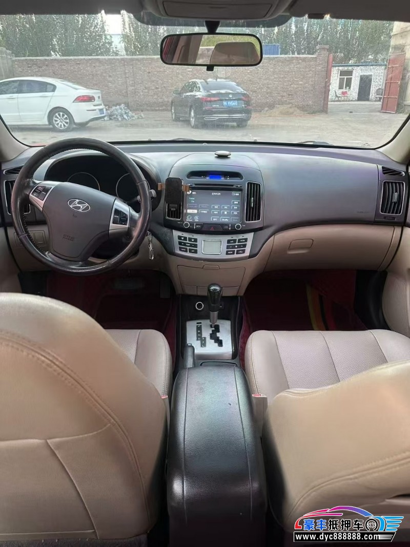 12年现代悦动轿车抵押车出售