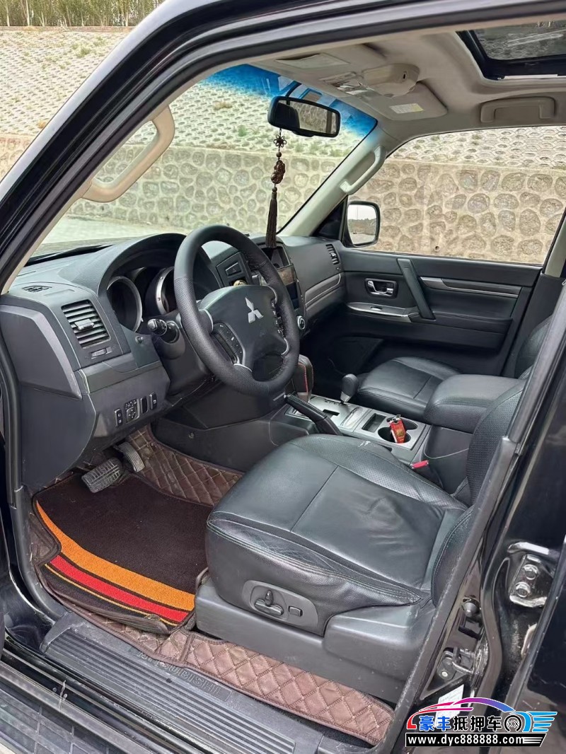 13年三菱帕杰罗轿车抵押车出售