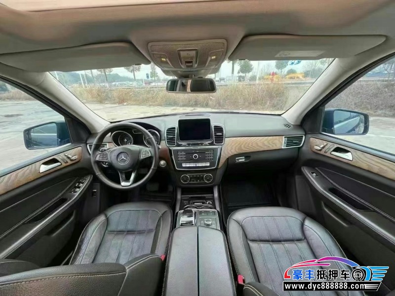 16年奔驰GLE轿车抵押车出售