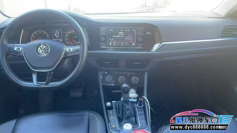 19年大众速腾轿车抵押车出售