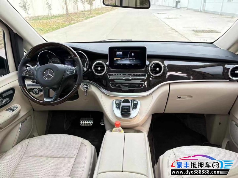 17年奔驰V轿车抵押车出售