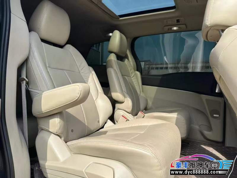 15年别克GL8轿车抵押车出售