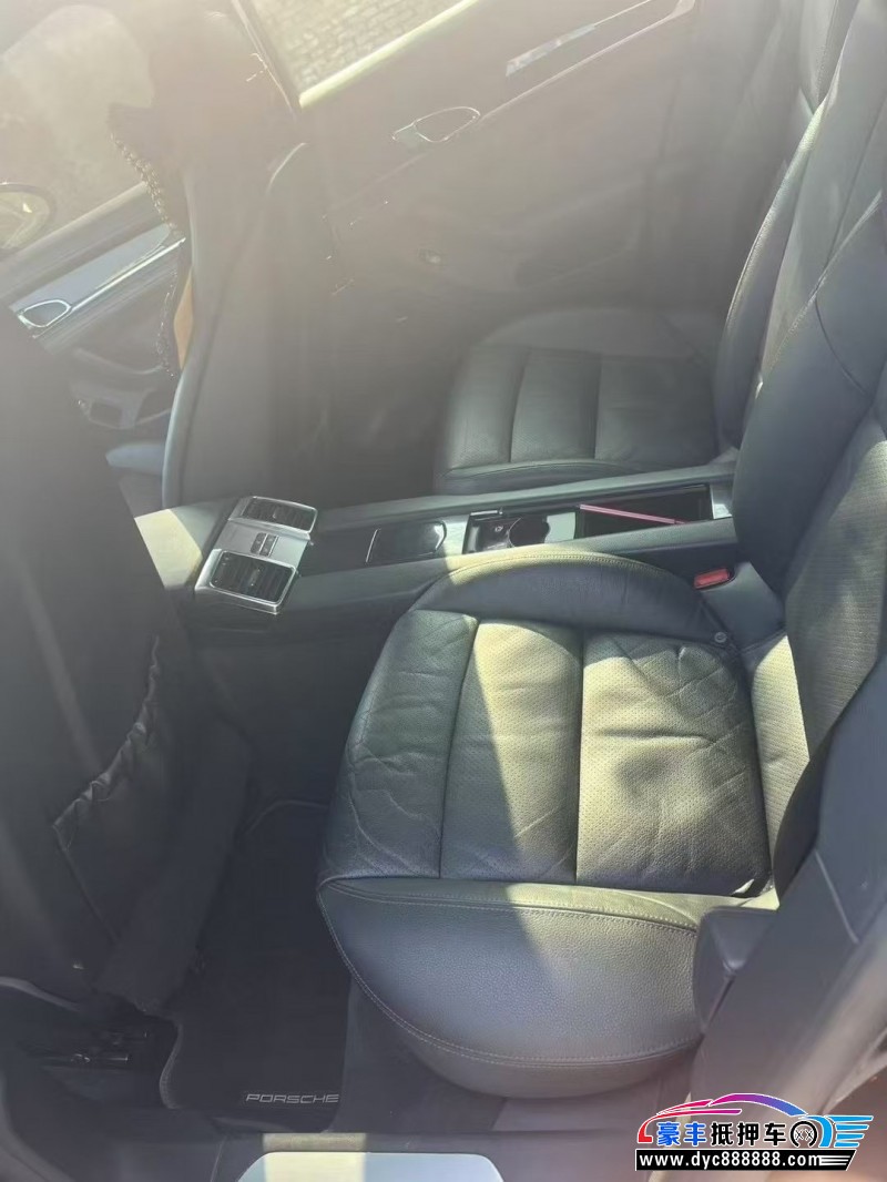 12年保时捷帕纳梅拉轿车抵押车出售