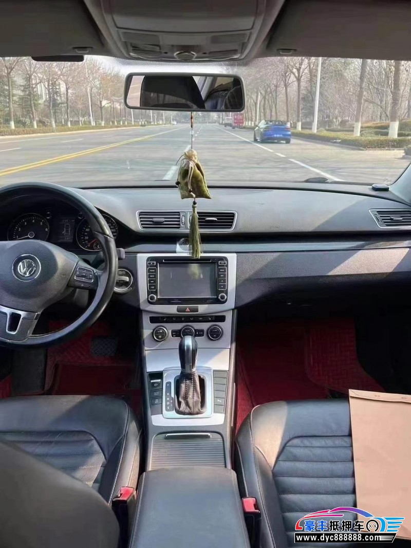 13年大众迈腾轿车抵押车出售