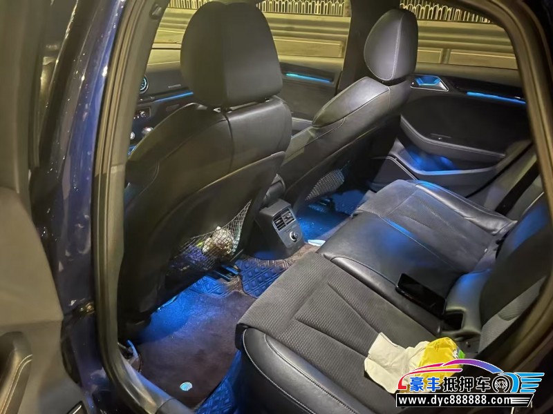 17年奥迪S3轿车抵押车出售