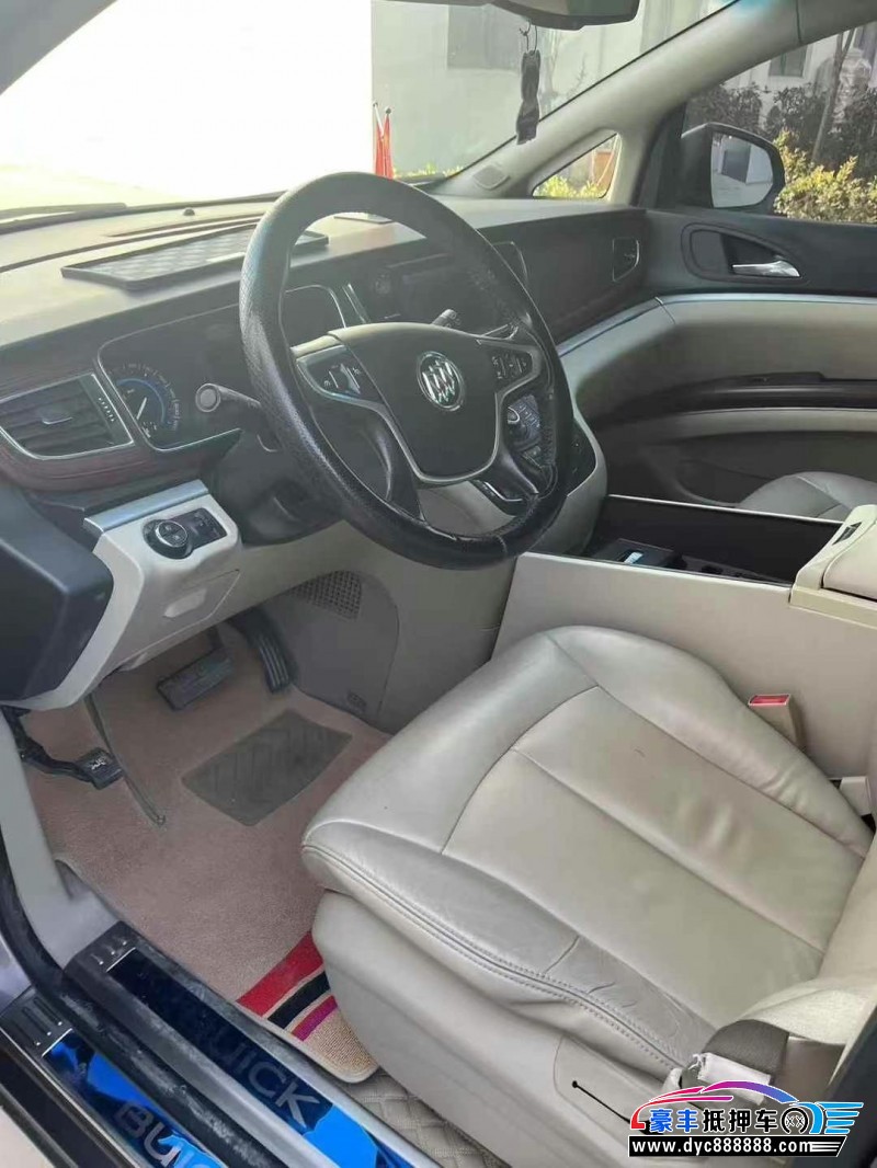 14年别克GL8轿车抵押车出售