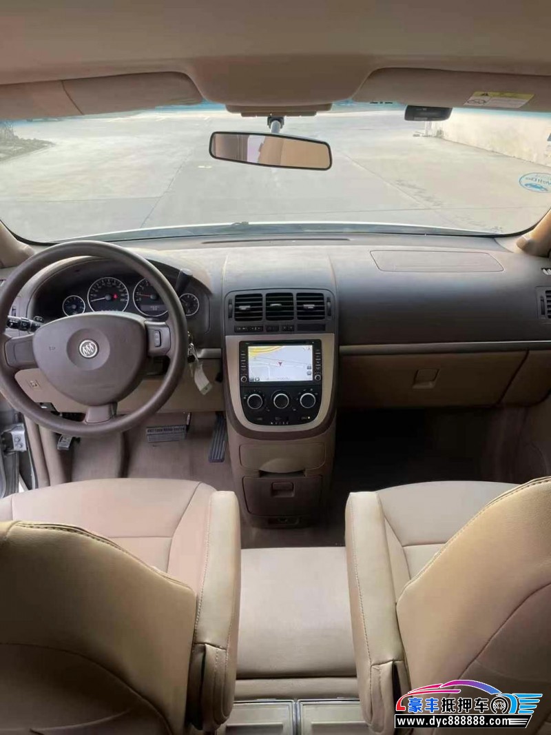 13年别克GL8轿车抵押车出售