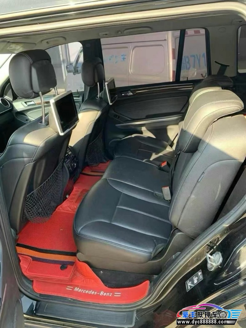 12年奔驰GL轿车抵押车出售