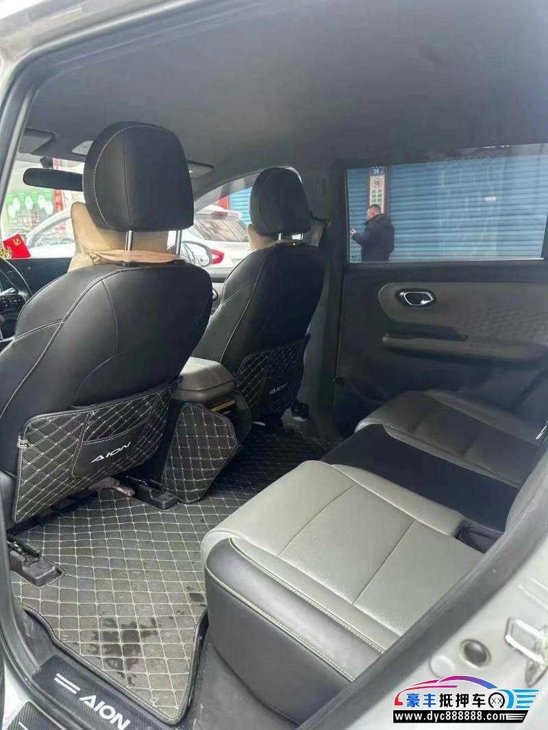 22年埃安Y70轿车抵押车出售