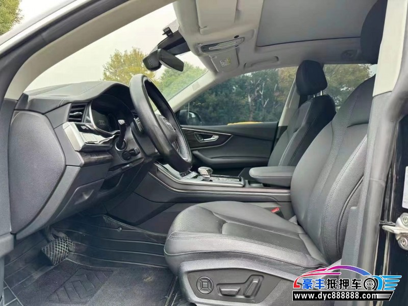 23年奥迪Q8轿车抵押车出售