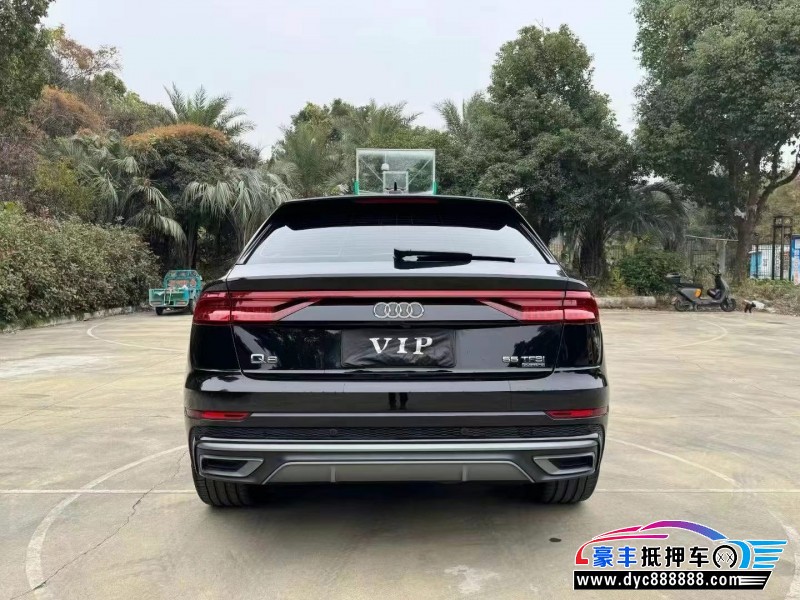 23年奥迪Q8轿车抵押车出售