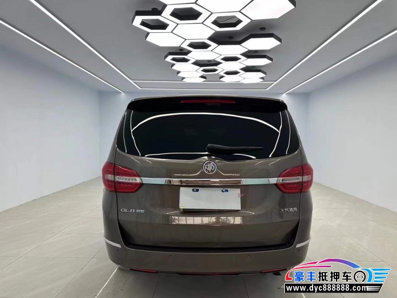 17年别克GL8轿车抵押车出售