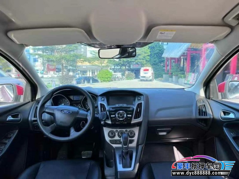 13年福特福克斯轿车抵押车出售