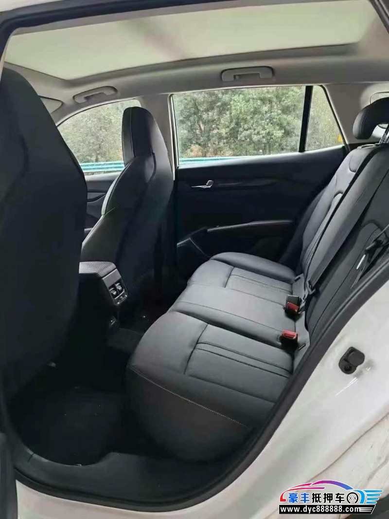 24年东风风神奕炫轿车抵押车出售