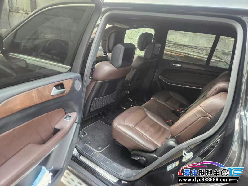 15年奔驰GL轿车抵押车出售