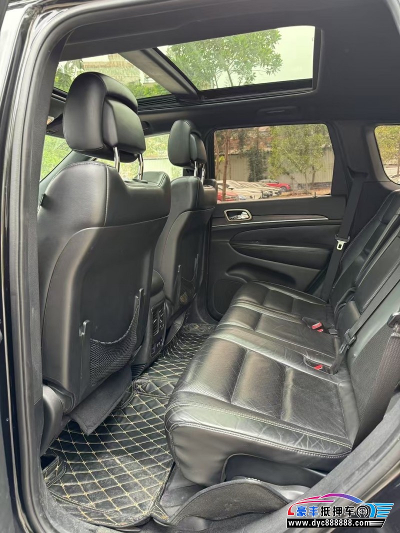 14年Jeep大切诺基轿车抵押车出售