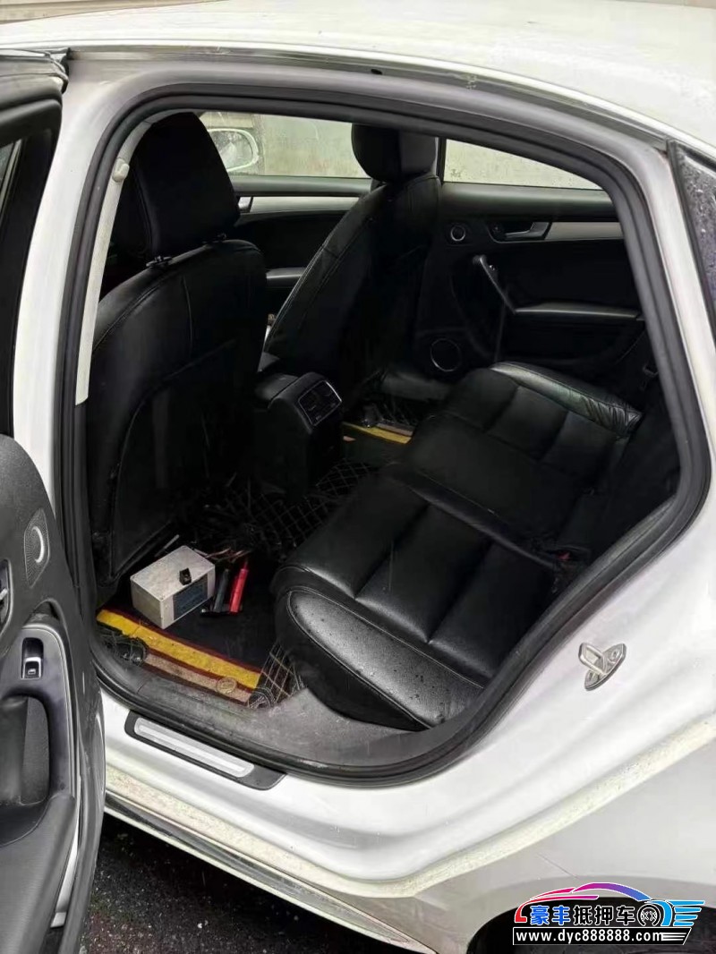 15年奥迪A4L轿车抵押车出售