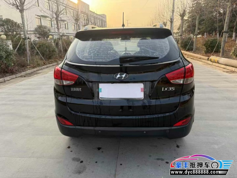 13年现代ix35轿车抵押车出售