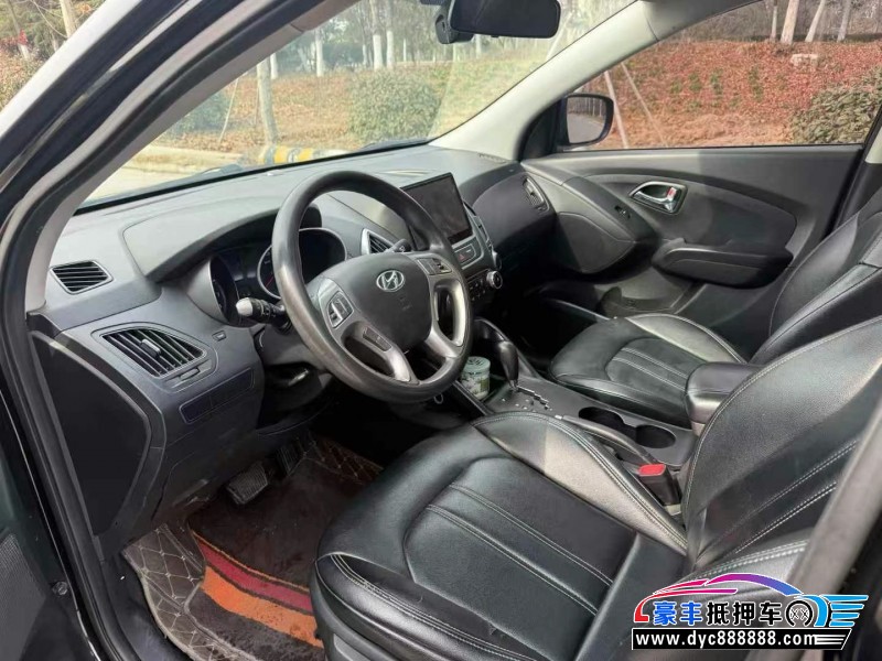 17年现代ix35轿车抵押车出售