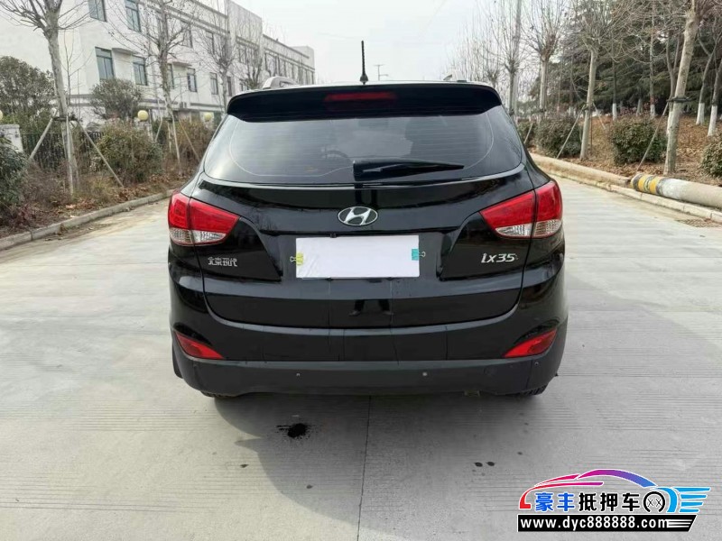 17年现代ix35轿车抵押车出售