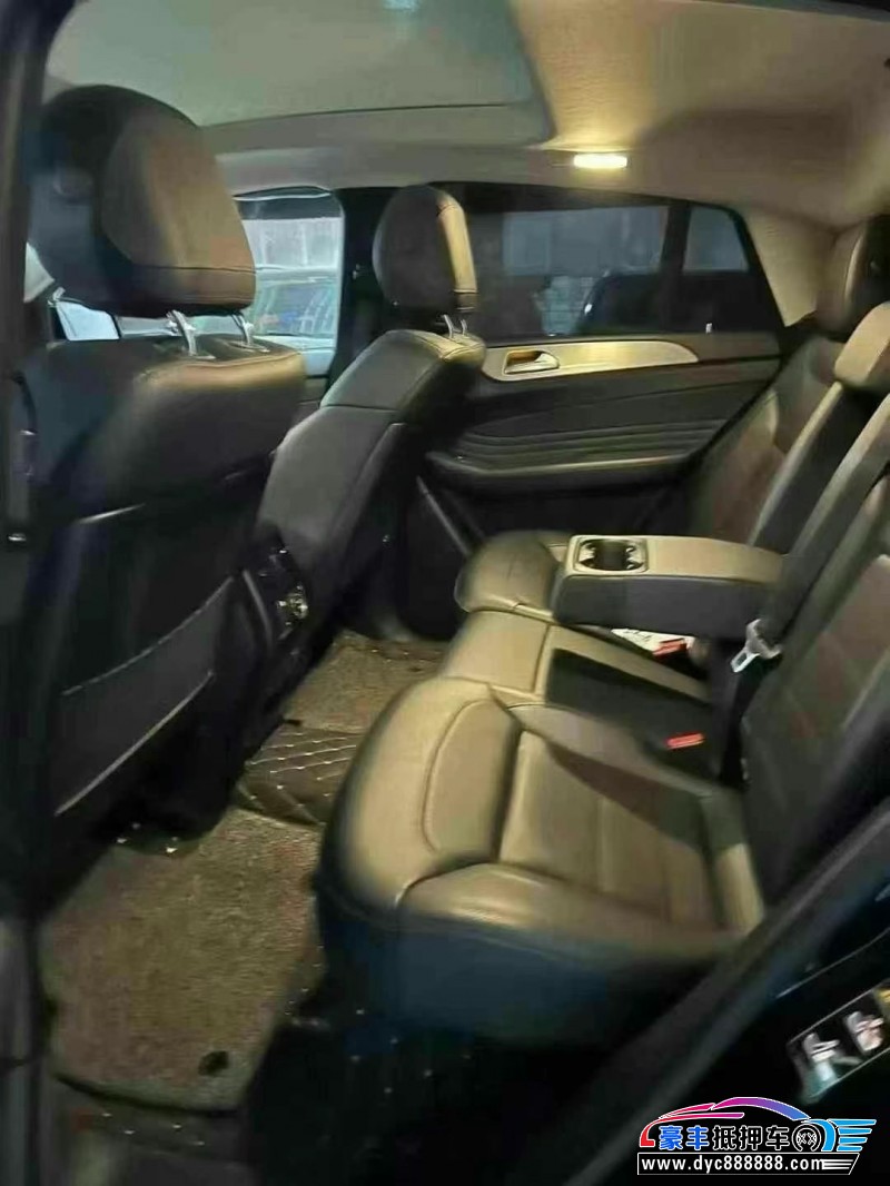 19年奔驰GLE轿车抵押车出售