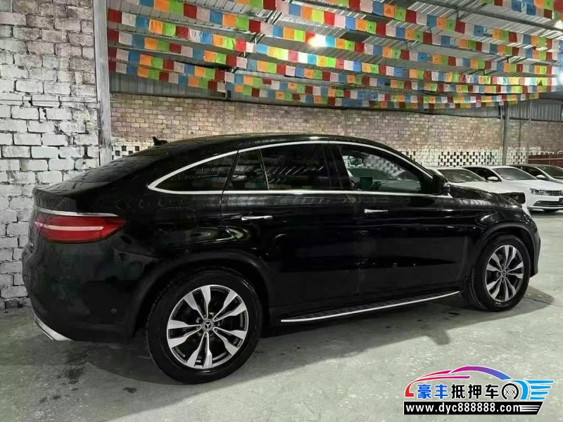 19年奔驰GLE轿车抵押车出售