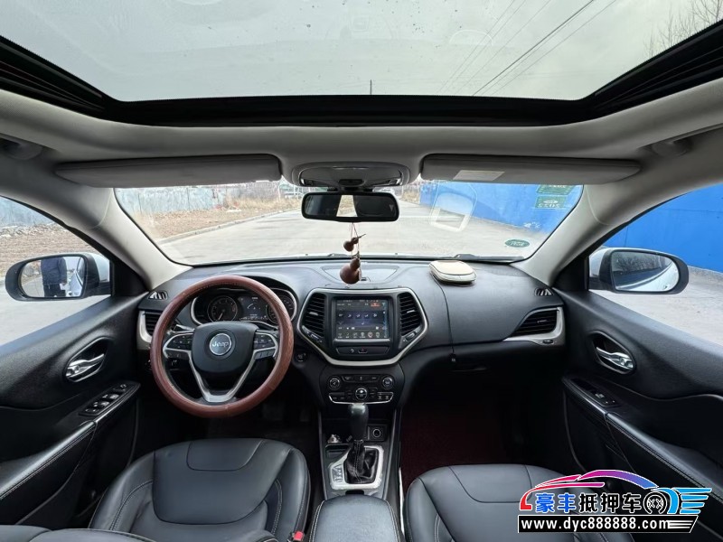 16年Jeep自由光SUV抵押车出售