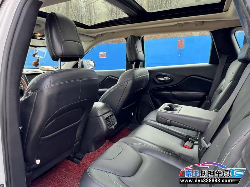 16年Jeep自由光SUV抵押车出售