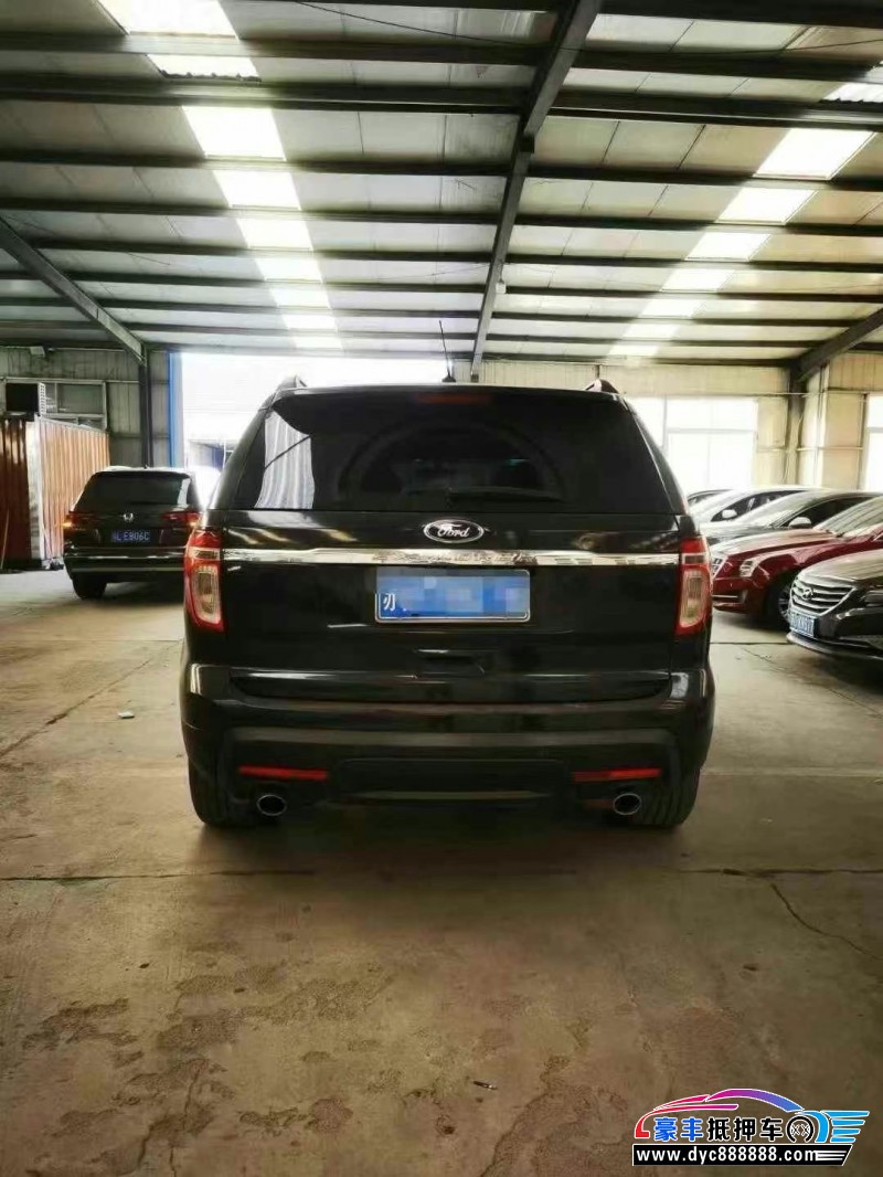 15年福特探险者轿车抵押车出售