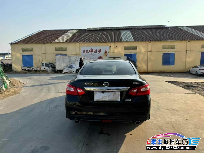 18年日产天籁轿车抵押车出售