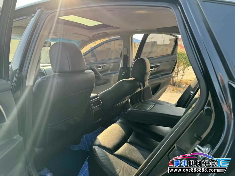 18年日产天籁轿车抵押车出售