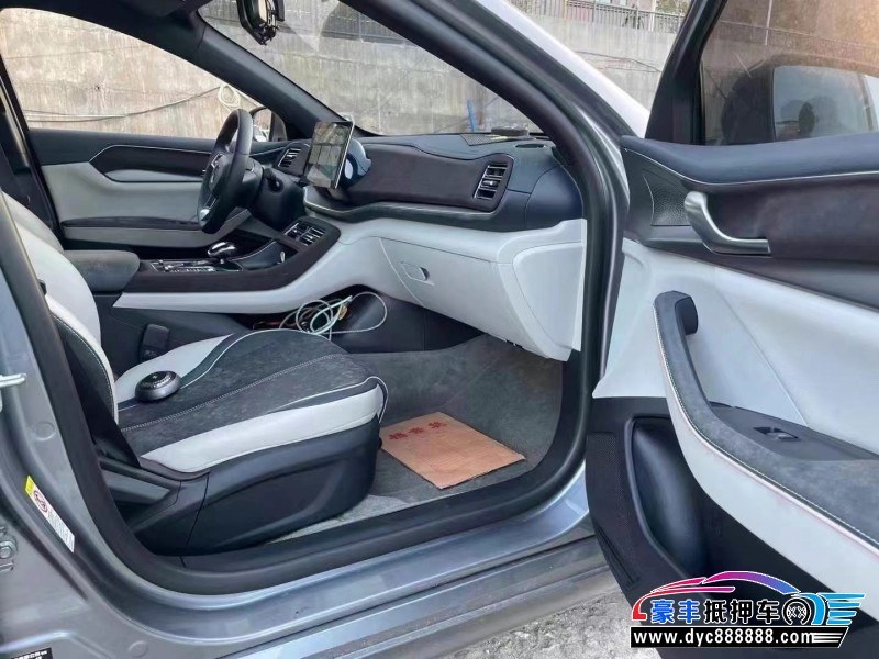 22年比亚迪秦轿车抵押车出售