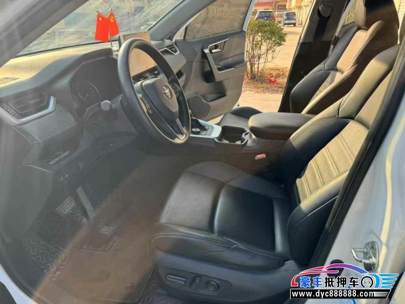 20年丰田威兰达轿车抵押车出售