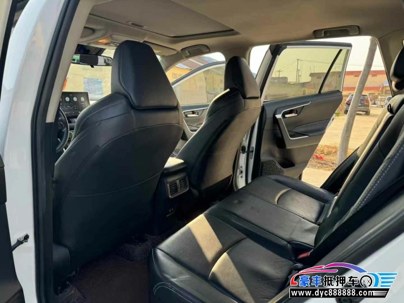 20年丰田威兰达轿车抵押车出售