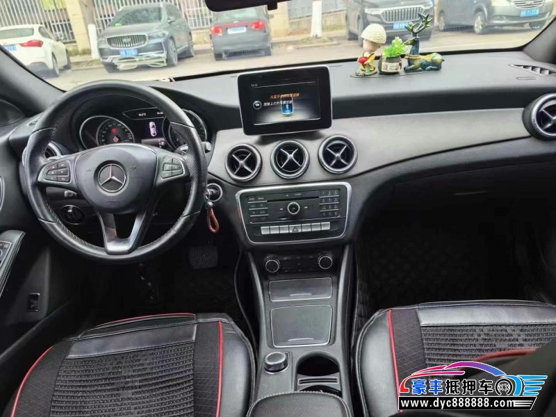 17年奔驰CLA轿车抵押车出售