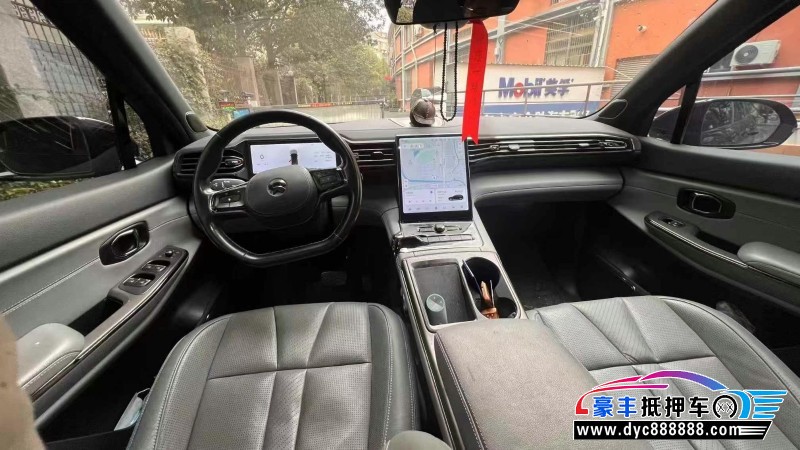 22年蔚来ES8轿车抵押车出售