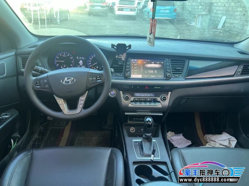 17年现代名图轿车抵押车出售