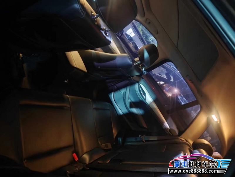 13年宝马X1轿车抵押车出售