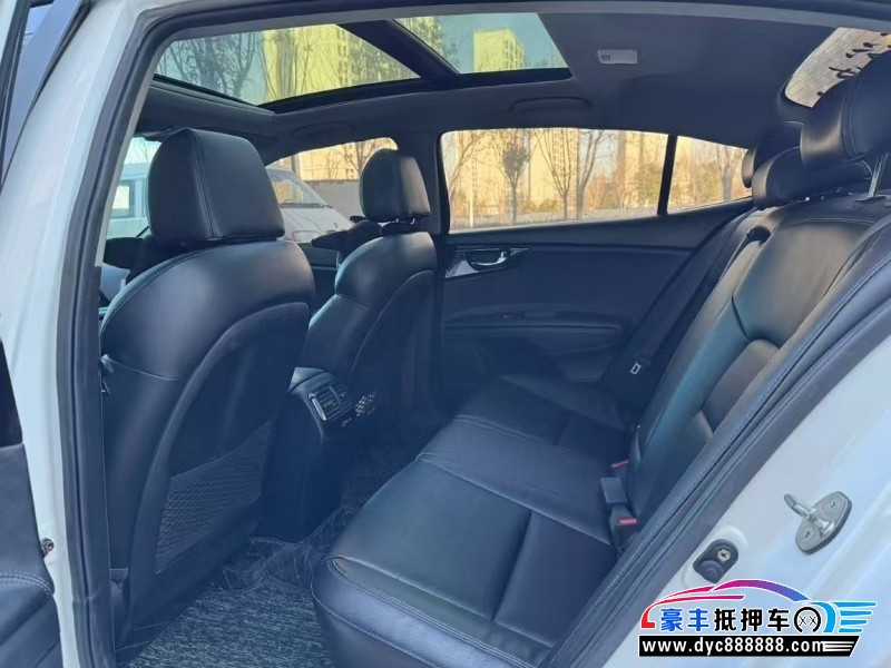 16年起亚K4轿车抵押车出售