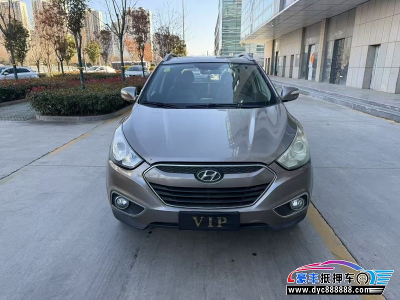 13年现代ix35轿车抵押车出售