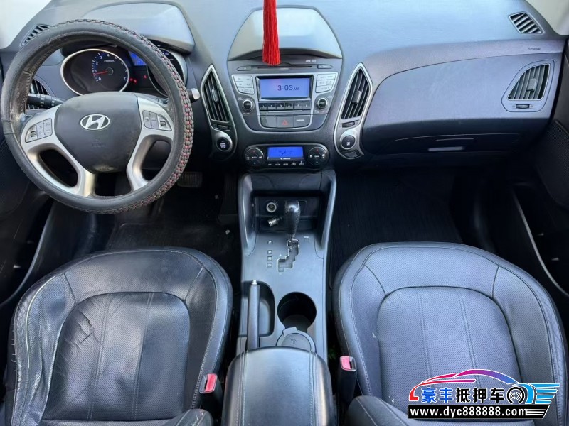 13年现代ix35轿车抵押车出售