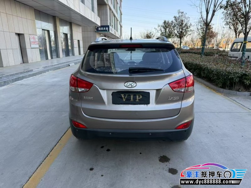 13年现代ix35轿车抵押车出售
