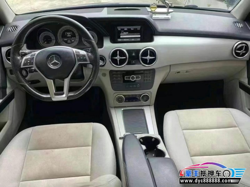 15年奔驰GLK轿车抵押车出售