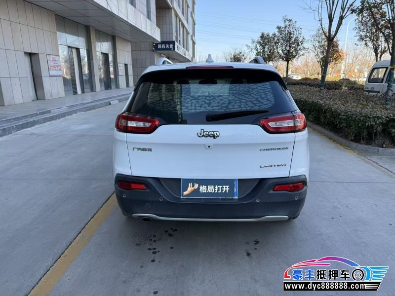 19年Jeep自由光轿车抵押车出售