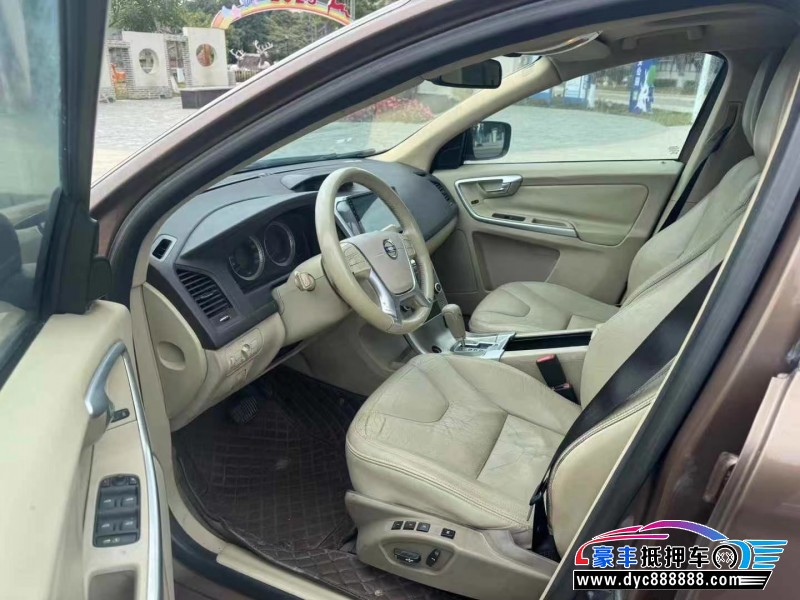 11年沃尔沃XC60轿车抵押车出售